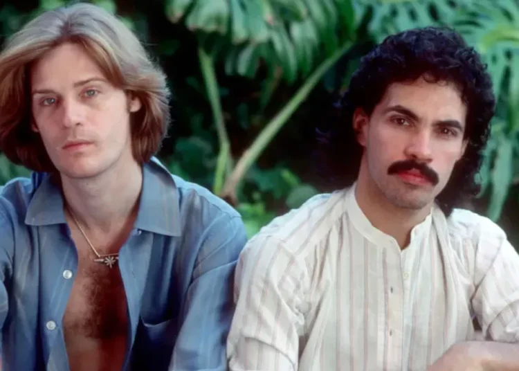 Vídeos musicais dos anos 80 que não deixaram nada para a imaginação