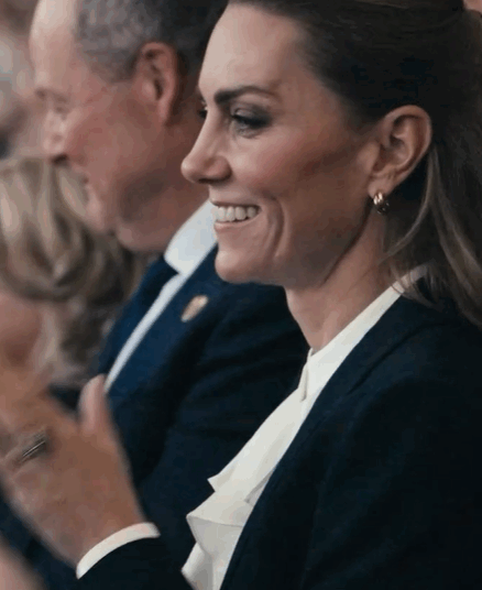 William e Kate em lamentando preto pela duquesa de Kent