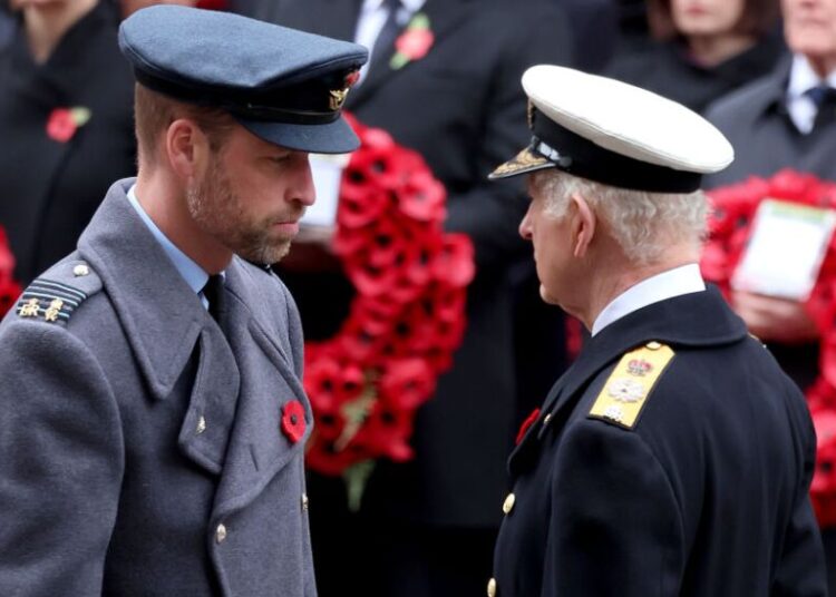 Príncipe William e rei Carlos III no Serviço Anual do Dia da Memória em Cenotafio em 10 de novembro de 2024 em Londres, Inglaterra