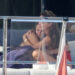 Zac Efron e Nina Debrev viu conversando de perto no iate
