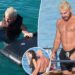 Zac Efron mostra a reforma de cabelo loiro, corpo buff durante as férias da Itália com Nina Debrev