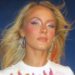 Zara Larsson comendo maçã no banheiro tem fãs dizendo 'ok, senhorita baddie'