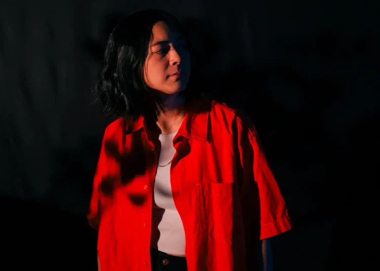 12 novas músicas lançadas hoje para ouvir: Mini Trees, Anna Calvi e muito mais