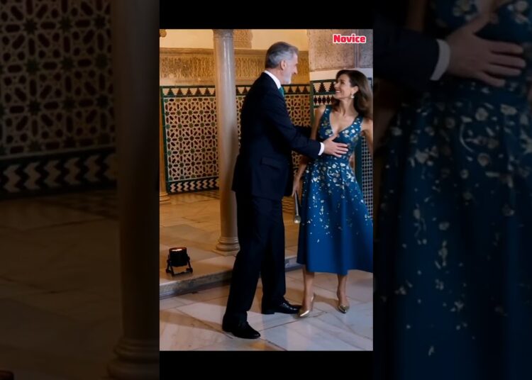 queen letizia fall but king saved her #spanishroyalfamily #queenletizia