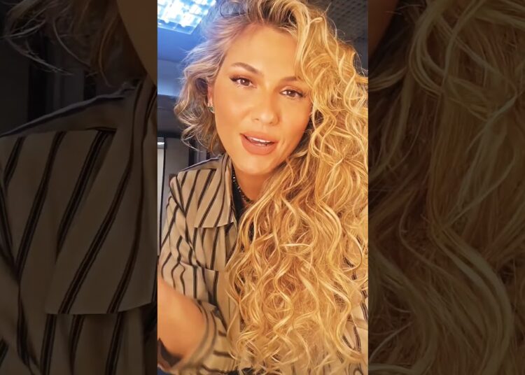 Lívia Andrade fala sobre o fim do relacionamento #famosos #fofocas
