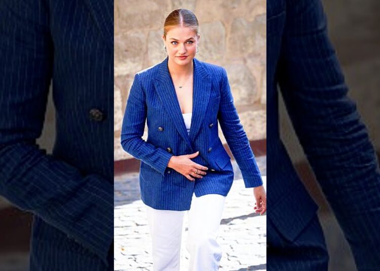 Watch “The most powerful walk in Spanish history#princessleonor#spanishroyalfamily” on YouTube
