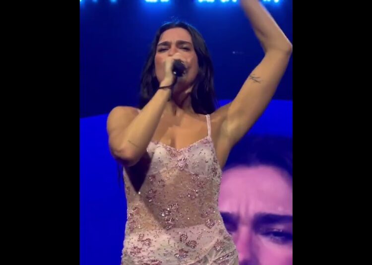 Dualipa “Be The One”in NYC during Radical Optimism tour 25 ❤️#nyc #pop #betheone