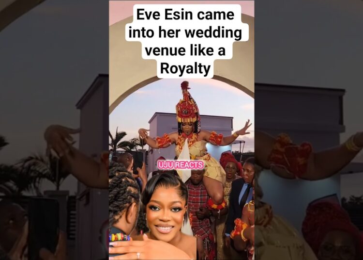 Eve Esin came into her wedding venue like a Royalty. Congratulations to her