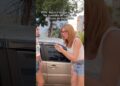 Aquela amiga que não faz questão de saber das fofocas do momento #turmadavalzinha #humor