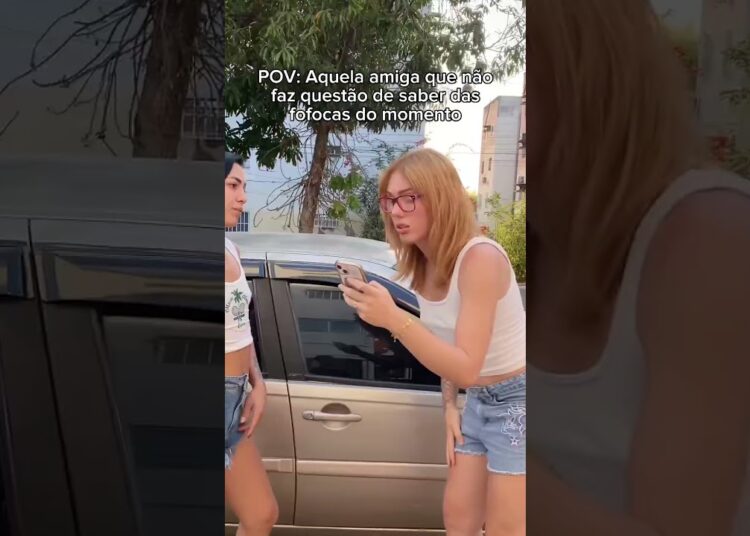 Aquela amiga que não faz questão de saber das fofocas do momento #turmadavalzinha #humor