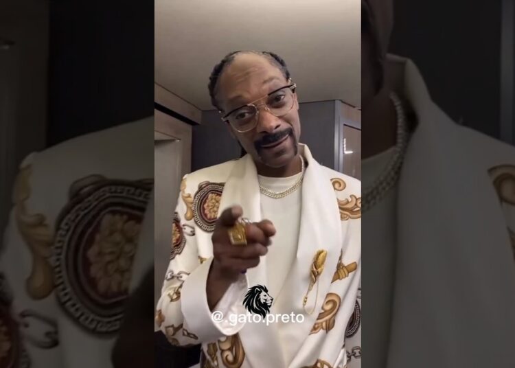 O Snoop Dogg só Podia ser Maluco #dança #historia #brasil #youtubeshorts #curiosidades