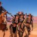 FAZENDEIRO SOLITÁRIO ENFRENTOU A MORTE PARA SALVAR TRÊS IRMÃS APACHES-SEU CHEFE RECOMPENSOU COM ELAS