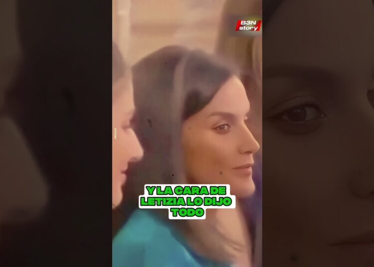 El gesto del rey Felipe que despertó los celos de Letizia frente a todos! 😳