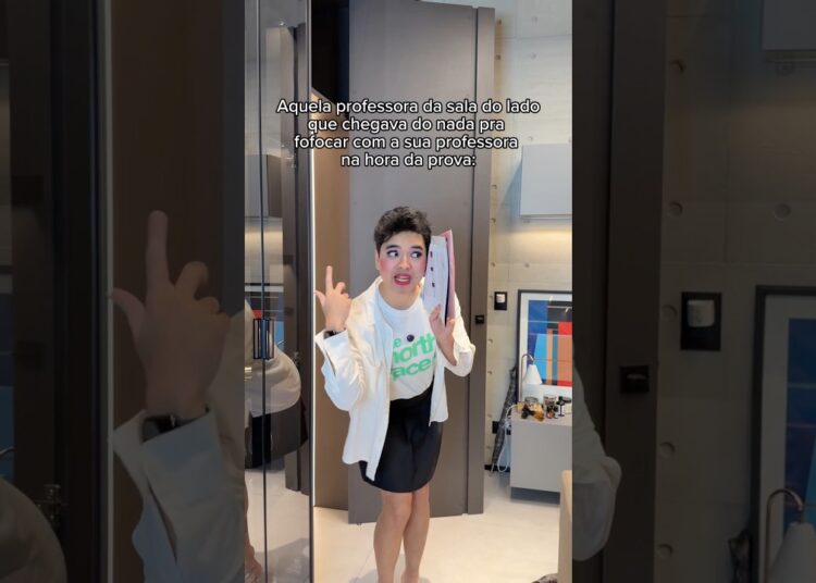 AQUELA PROFESSORA QUE VINHA FOFOCAR NA HORA DA PROVA 😹 KKKKK