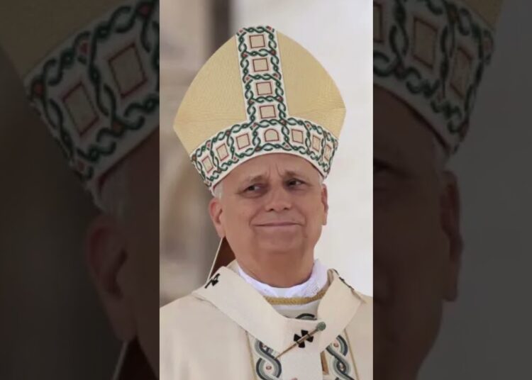 Rei Charles faz história no Vaticano após escândalo real! #shortsfeed #shortsyoutube
