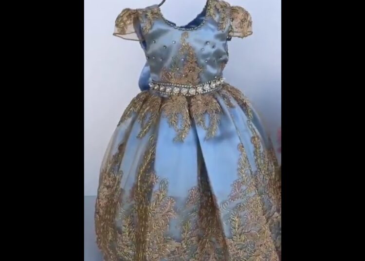 Vestido de festa Realeza infantil luxo