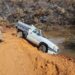 Caminhonete capota em lago na zona rural de Realeza e motorista morre afogado