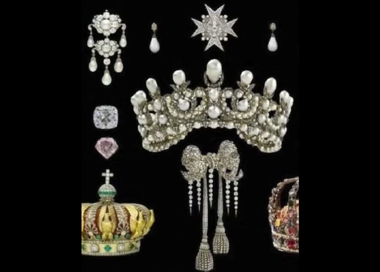 A cuanto pueden VENDER las JOYAS de la REALEZA en el MUSEO de LOUVRE?