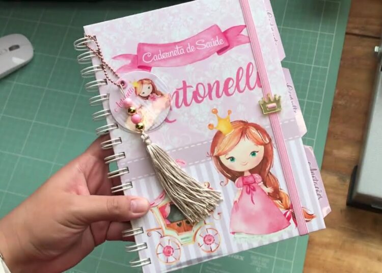Caderneta de Vacina da Antonelli 👑 | Tema Realeza Princesa Rosa 💖 | JennyRonn Personalizados
