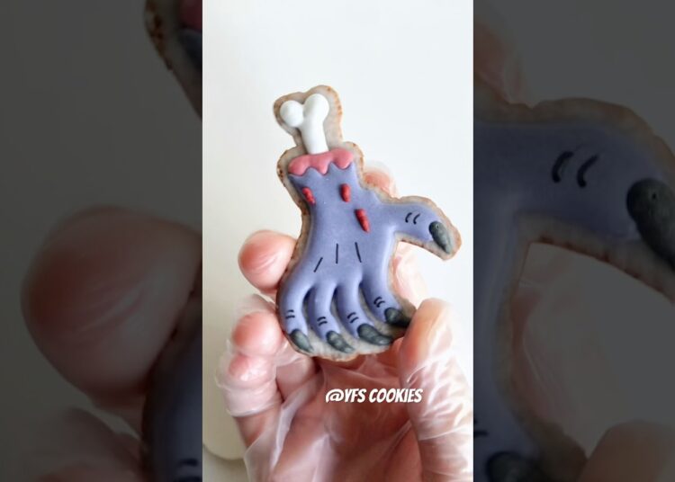 🧟Easy Halloween cookie decorating #cookiedecorating #cookies #halloween #royalicing