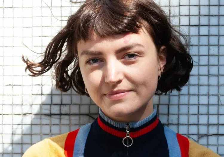 7 novas músicas lançadas hoje para ouvir: Lande Hekt, Kelly Lee Owens e mais