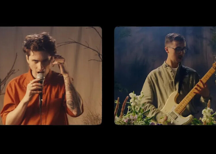 A banda de Cardiff critica o fato de que a banda 'treinou em suas músicas os ultrapassou no Spotify