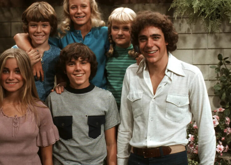 A estrela de 'Brady Bunch' Barry Williams foi 'pego de surpresa' pelo fim repentino do programa
