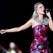 A estrela do Catch Country Emily Ann Roberts se apresentando em Dollywood, a Bijou e em seu novo EP