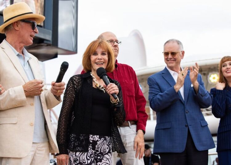 A estrela dos anos 80 que deslumbrou Hart to Hart faz uma aparição eterna