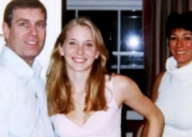 A família de Virginia Giuffre comemora depois que o príncipe Andrew abandonou os títulos reais por causa de supostos laços com Epstein