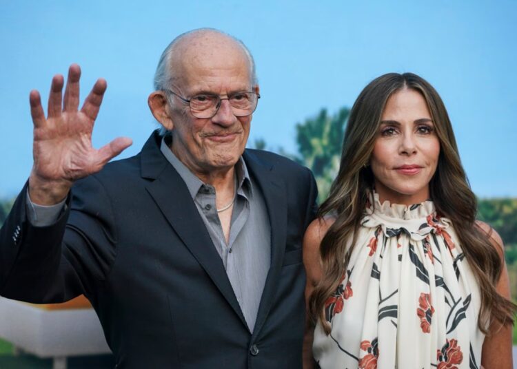 Christopher Lloyd, à esquerda, e Lisa Loiacono