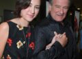 A filha de Robin Williams, Zelda, nos vídeos da IA ​​do pai