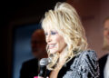 A irmã de Dolly Parton acalma os temores sobre a saúde da cantora na segunda postagem nas redes sociais