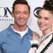 A linguagem corporal de Hugh Jackman em relação a Sutton Foster sugere 'saudade', afirma o especialista