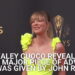 A maior coisa que Kaley Cuoco aprendeu com o co-estrela de '8 Simple Rules', John Ritter, 'I Live By That Today'