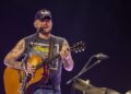 A nova música de 'Bad News' da estrela country Zach Bryan mira o gelo em teaser