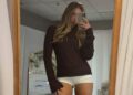 A selfie espelhada de Tate McRae em minishorts fará você parecer duas vezes