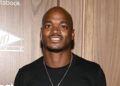 Adrian Peterson preso por porte ilegal de arma e DWI