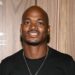 Adrian Peterson preso por porte ilegal de arma e DWI
