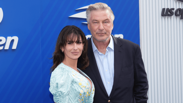 Alec Baldwin culpa caminhão de lixo do tamanho de uma baleia pelo acidente com SUV