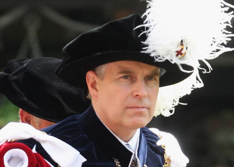 Andrew mais recente: a família de Virginia Giuffre reage à decisão de King de retirar o status real de seu irmão | Notícias do Reino Unido