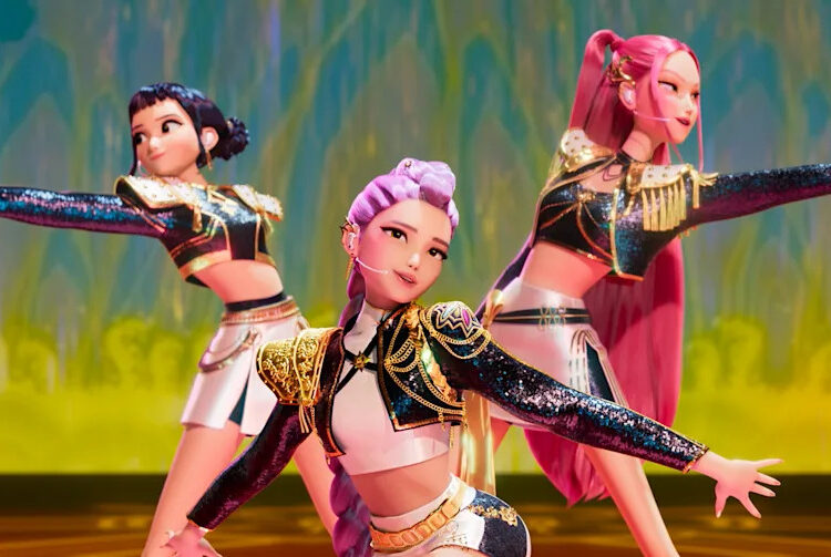 Apesar do sucesso do BO de 'KPop Demon Hunters', Ted Sarandos diz que a estratégia continua sendo “filmes de estreia exclusivos na Netflix”