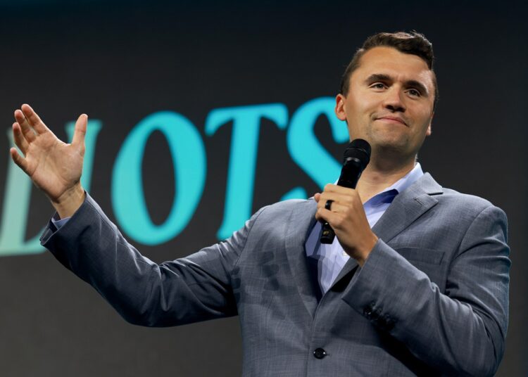 As músicas em tributo a Charlie Kirk estão acumulando um grande número online