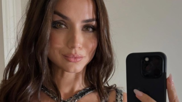 As novas fotos de Ana de Armas de Paris têm fãs dizendo 'Tom Cruise Won'