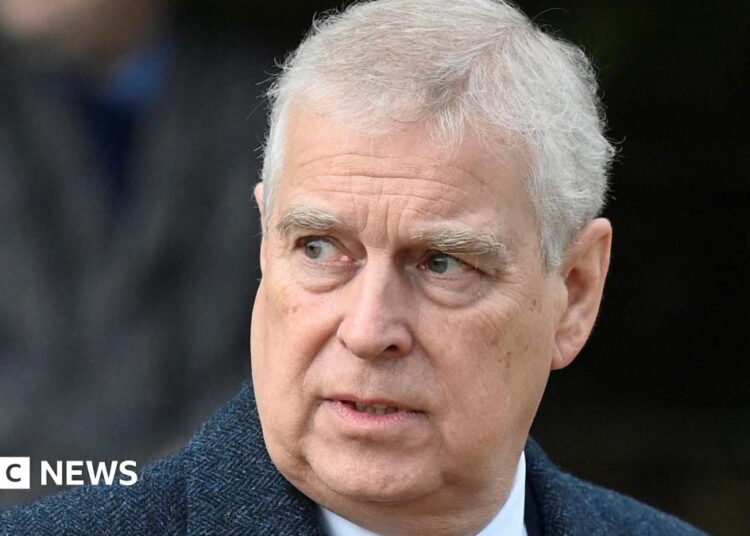 As revelações do príncipe Andrew nas memórias de Virginia Giuffre podem significar 'mais dor pela frente'
