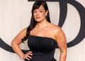 Ashley Graham fala que caiu durante Hugo Boss Runway Show