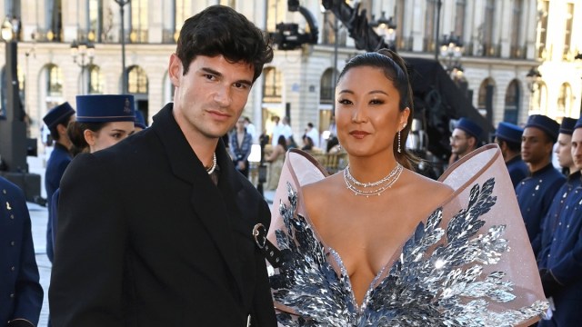 Ashley Park termina com Emily em Paris Costar Paul Forman depois de 2 anos