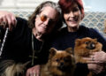 Assista Ozzy Osbourne retornar à Inglaterra no trailer agridoce 'Comer Home'