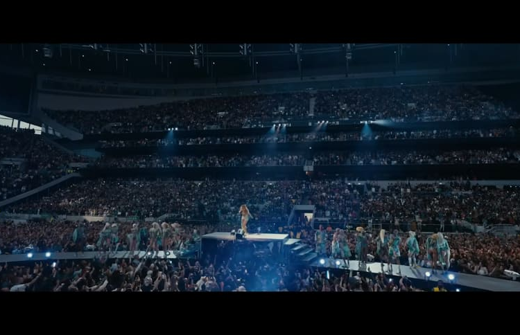 Assista - a música de Taylor Swift está chegando aos cinemas. Você assistiria? | videoclip