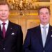 Atualizações Últimas da Família Real: o Grand Duke Henri Abdicates do Luxemburgo em favor do filho Príncipe Guillaume